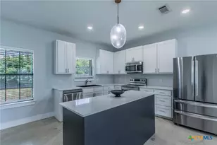 107 S Lexington St, Holland, TX 76534 - Photo 2