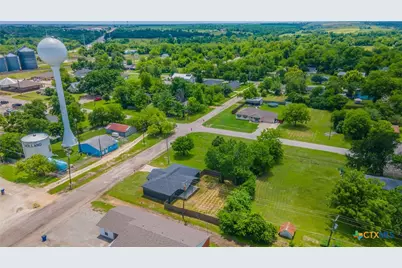 107 S Lexington Street, Holland, TX 76534 - Photo 2
