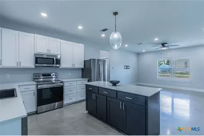 107 S Lexington Street, Holland, TX 76534 - Photo 8