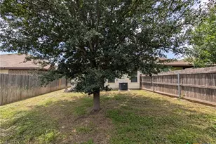 546 Creekside Frst, New Braunfels, TX 78130 - Photo 20