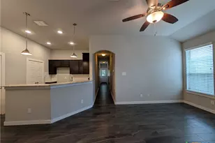 546 Creekside Frst, New Braunfels, TX 78130 - Photo 6