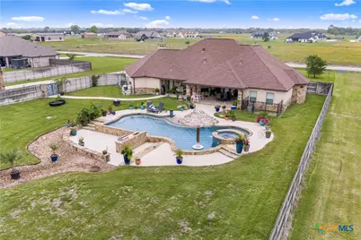 254 Sendera Loop, Victoria, TX 77904 - Photo 2