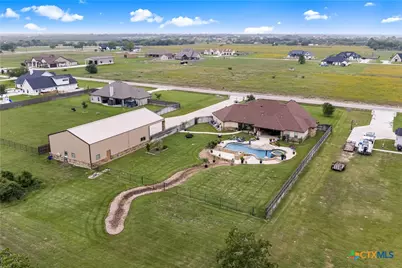 254 Sendera Loop, Victoria, TX 77904 - Photo 4