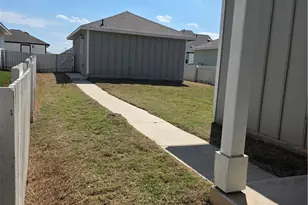 412 Hortus Dr, Kyle, TX 78640 - Photo 6