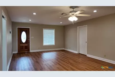 608 W Thomas, Cuero, TX 77954 - Photo 6