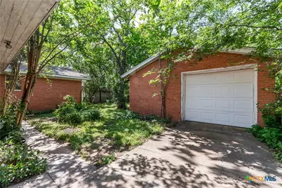 1412 E Leon Street, Gatesville, TX 76528 - Photo 28
