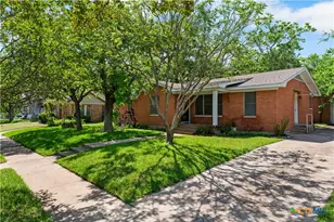 1412 E Leon St, Gatesville, TX 76528 - Photo 32