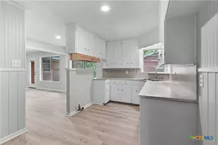 1412 E Leon St, Gatesville, TX 76528 - Photo 24