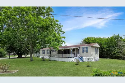 603 E George Street, Port Lavaca, TX 77979 - Photo 2