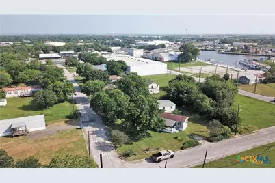 603 E George Street, Port Lavaca, TX 77979 - Photo 18