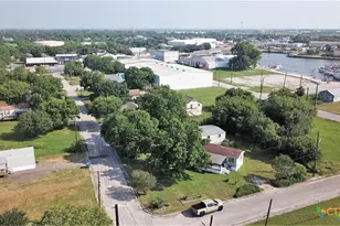 603 E George St, Port Lavaca, TX 77979 - Photo 18