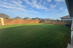 208 Ida Loop, Seguin, TX 78155 - Photo 16