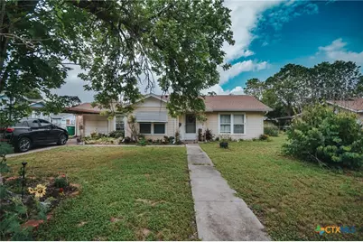 904 Melrose Avenue, Victoria, TX 77901 - Photo 2