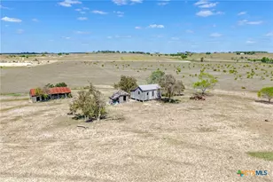 1037 Co Rd 340, Shiner, TX 77984 - Photo 6