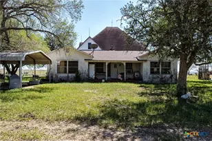 1037 Co Rd 340, Shiner, TX 77984 - Photo 26