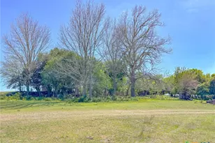 1037 Co Rd 340, Shiner, TX 77984 - Photo 30