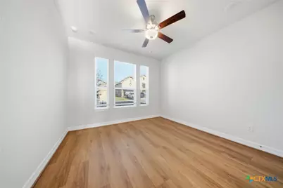 662 Hidden View Street, New Braunfels, TX 78130 - Photo 8