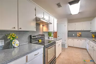 18 S College Avenue, Troy, TX 76579 - Photo 16