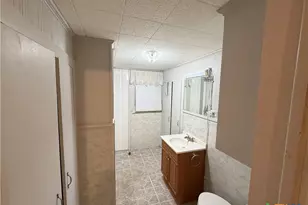 239 W High St, Goliad, TX 77963 - Photo 36