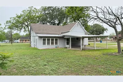 239 W High Street, Goliad, TX 77963 - Photo 10