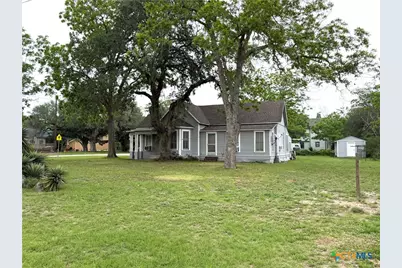 239 W High Street, Goliad, TX 77963 - Photo 4