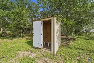 1883 Turkey Bottom Rd, Yoakum, TX 77984 - Photo 16