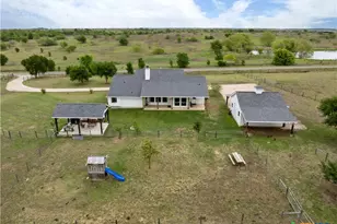 1854 Co Rd 464, Elgin, TX 78621 - Photo 34