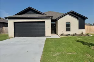 405 Magnolia, Troy, TX 76579 - Photo 1