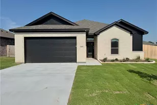 405 Magnolia, Troy, TX 76579 - Photo 2