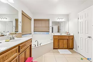 2402 Lavender Ln, Killeen, TX 76549 - Photo 10