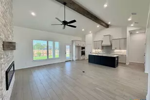 701 Golden Eagle Dr, Salado, TX 76571 - Photo 4