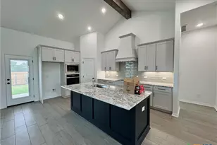 701 Golden Eagle Dr, Salado, TX 76571 - Photo 6