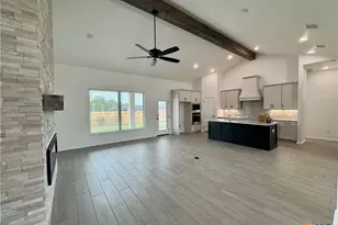 701 Golden Eagle Dr, Salado, TX 76571 - Photo 2