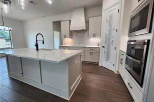 801 Golden Eagle Cv, Salado, TX 76571 - Photo 10