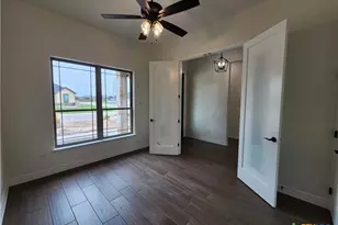 801 Golden Eagle Cv, Salado, TX 76571 - Photo 4
