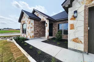 801 Golden Eagle Cv, Salado, TX 76571 - Photo 4