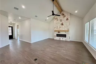 801 Golden Eagle Cv, Salado, TX 76571 - Photo 4