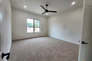 801 Golden Eagle Cv, Salado, TX 76571 - Photo 22