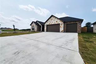 801 Golden Eagle Cv, Salado, TX 76571 - Photo 2