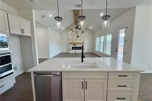 801 Golden Eagle Cv, Salado, TX 76571 - Photo 8
