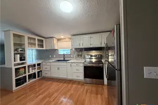 1635 County Rd 409, Stockdale, TX 78160 - Photo 6