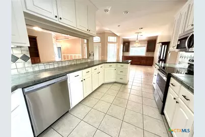 127 Tradewind Drive, Victoria, TX 77904 - Photo 12