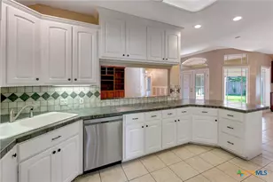 127 Tradewind Dr, Victoria, TX 77904 - Photo 14