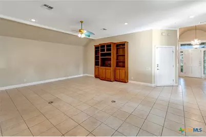 127 Tradewind Drive, Victoria, TX 77904 - Photo 8