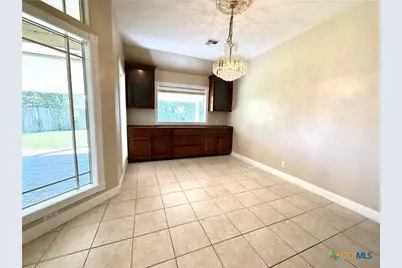 127 Tradewind Drive, Victoria, TX 77904 - Photo 8