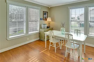 1702 N Vine St, Victoria, TX 77901 - Photo 12