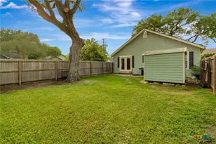 1702 N Vine St, Victoria, TX 77901 - Photo 32