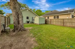 1702 N Vine St, Victoria, TX 77901 - Photo 34