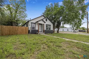 814 S Laurent St, Victoria, TX 77901 - Photo 2