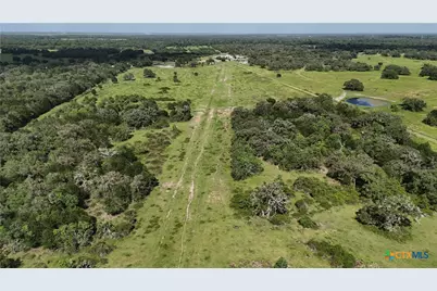 10772 State Highway 111, Edna, TX 77957 - Photo 20